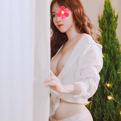 Kim Ngân - Gái ngành Nguyễn Khắc Viện ấm áp thân mật